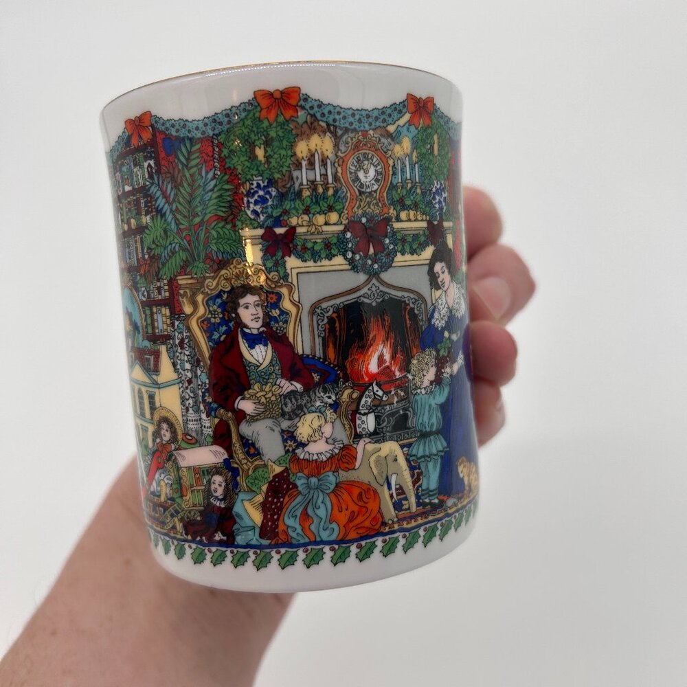 Royal Worcester 1992 Boxing Day Christmas‎ Past Series #3 Sue Scullard Mug